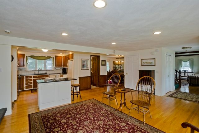 210 Steiger Dr, Westfield, MA 01085