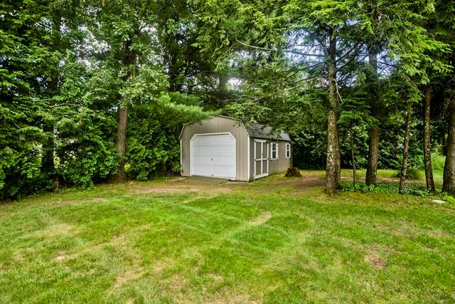 210 Steiger Dr, Westfield, MA 01085