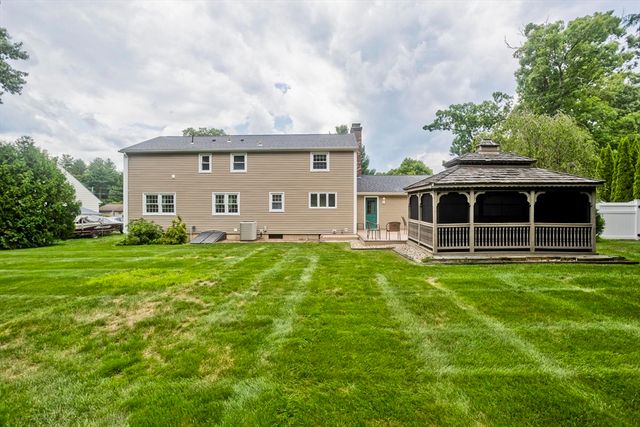 210 Steiger Dr, Westfield, MA 01085