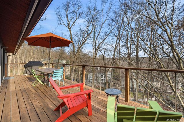 16 Park Hill Terrace, Dobbs Ferry, NY 10522