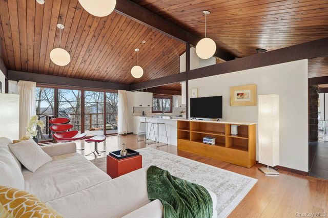 16 Park Hill Terrace, Dobbs Ferry, NY 10522