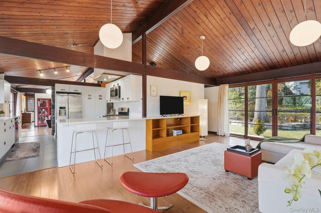 16 Park Hill Terrace, Dobbs Ferry, NY 10522