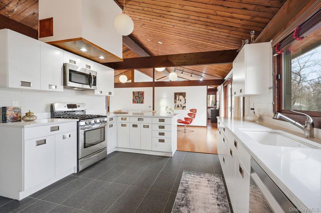 16 Park Hill Terrace, Dobbs Ferry, NY 10522