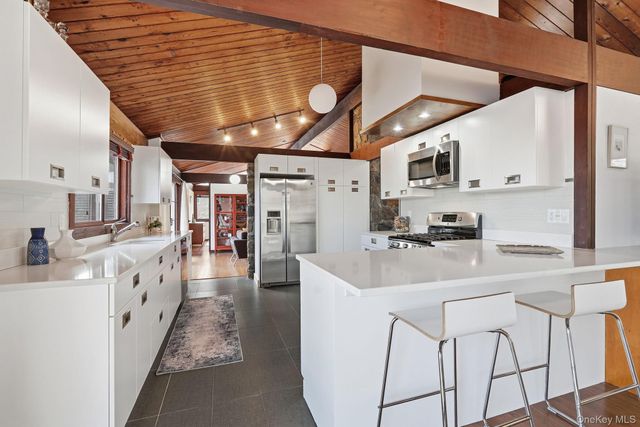 16 Park Hill Terrace, Dobbs Ferry, NY 10522