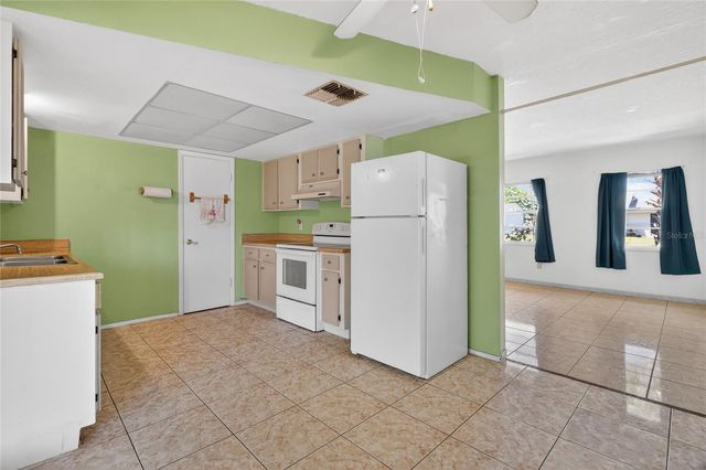 312 LA PAZ DRIVE, Kissimmee, FL 34743