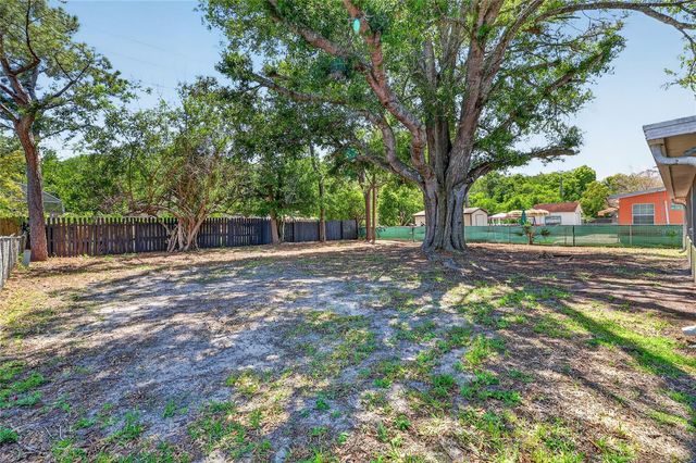 312 LA PAZ DRIVE, Kissimmee, FL 34743