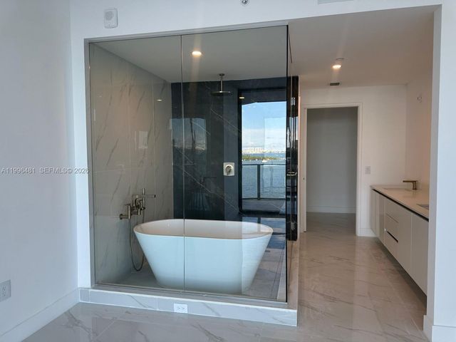 700 NE 24th 504, Miami, FL 33137