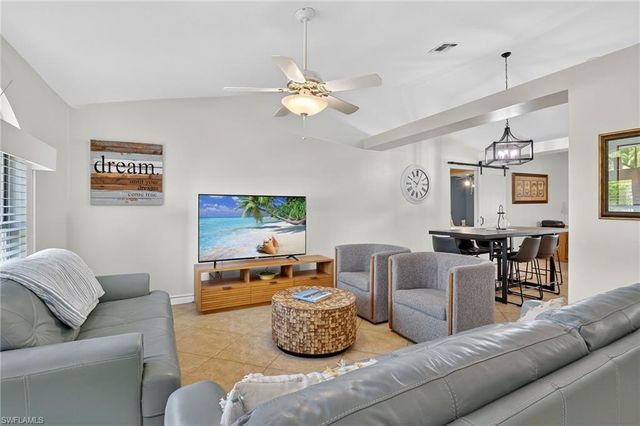 5060 Coldstream LN, Naples, FL 34104