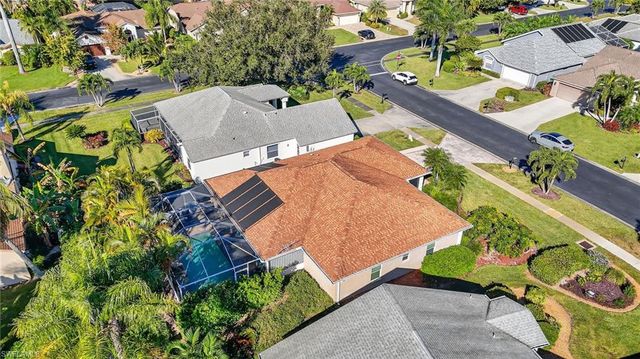 5060 Coldstream LN, Naples, FL 34104