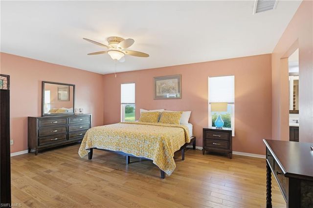 5060 Coldstream LN, Naples, FL 34104