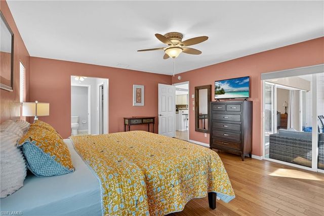 5060 Coldstream LN, Naples, FL 34104