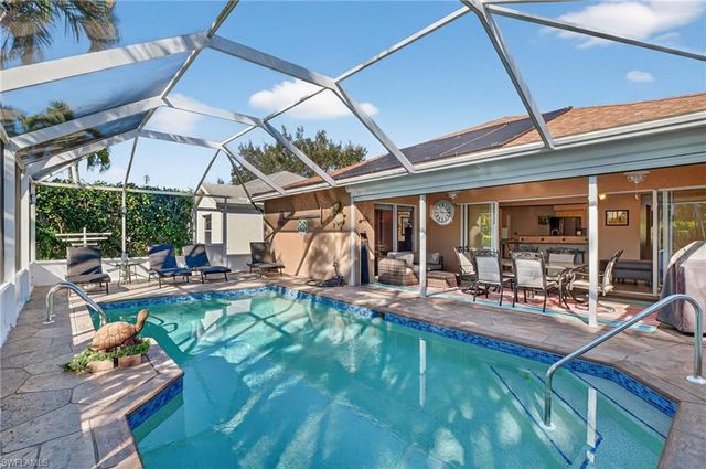 5060 Coldstream LN, Naples, FL 34104