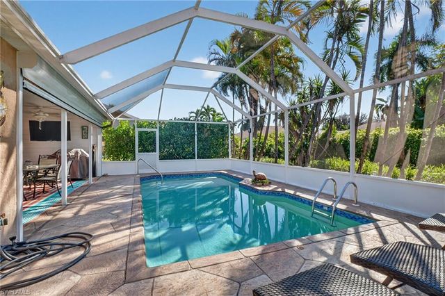 5060 Coldstream LN, Naples, FL 34104