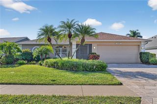 5060 Coldstream LN, Naples, FL 34104