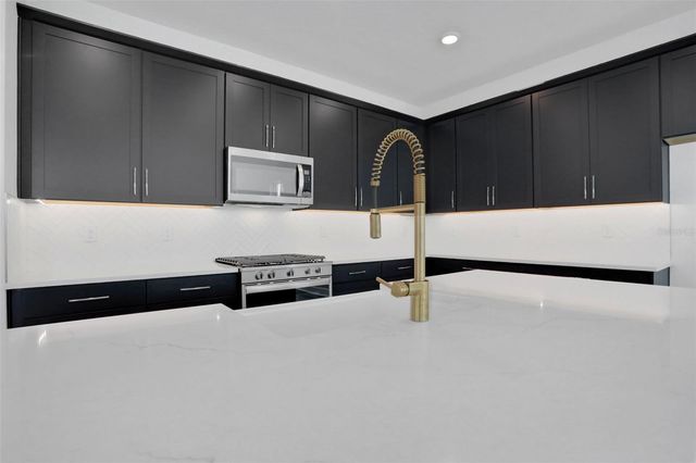 9015 ROTHMAN LANE, Lakewood Ranch, FL 34240