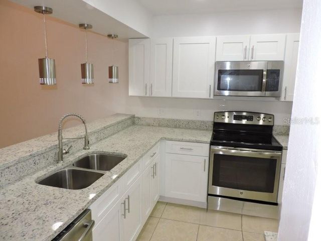 8238 SANDPOINT BOULEVARD, Orlando, FL 32819