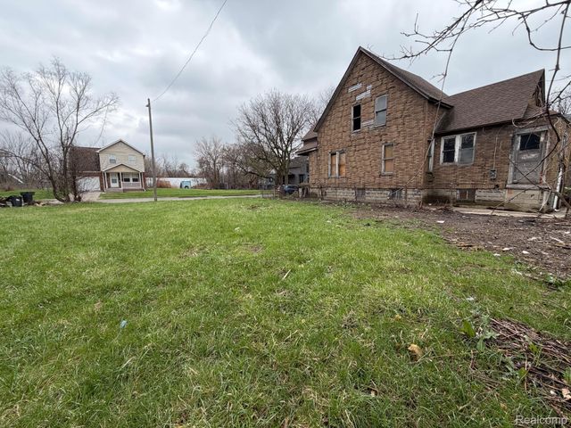 2540 W Forest Avenue, Detroit, MI 48208