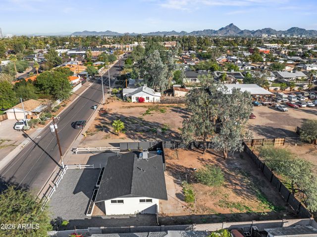 2621 N 14TH Street, Phoenix, AZ 85006