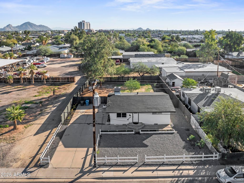 2621 N 14TH Street, Phoenix, AZ 85006