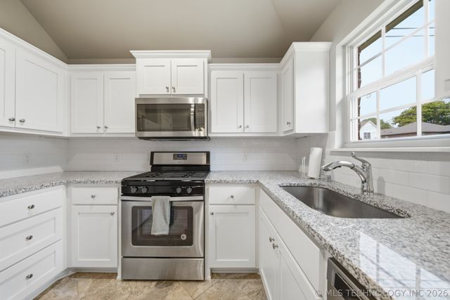 217 E Bryan Avenue, Sapulpa, OK 74066