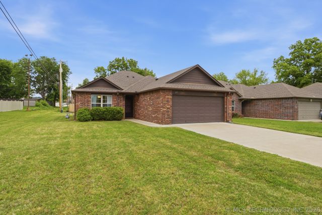 217 E Bryan Avenue, Sapulpa, OK 74066