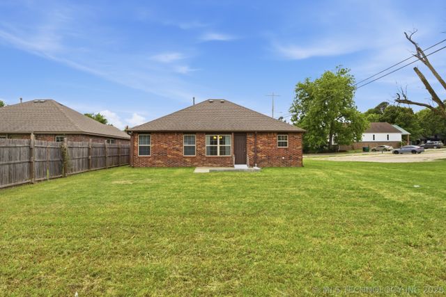 217 E Bryan Avenue, Sapulpa, OK 74066