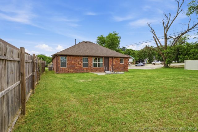 217 E Bryan Avenue, Sapulpa, OK 74066