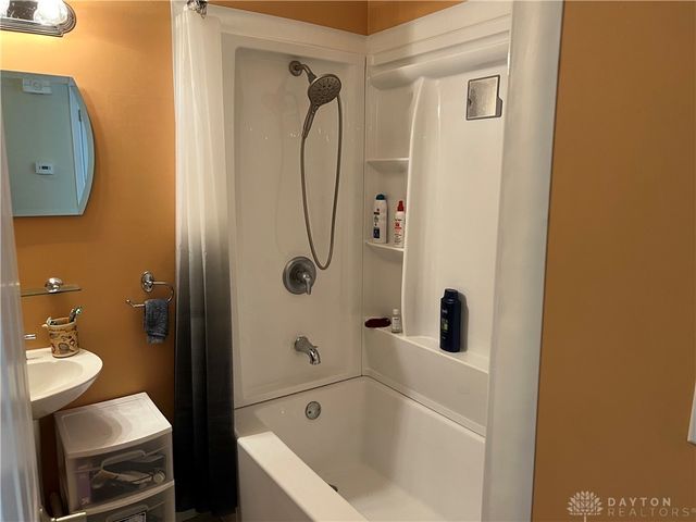 7711 Rothfield Drive, Huber Heights, OH 45424