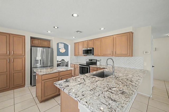 7464 W Potter Drive, Glendale, AZ 85308