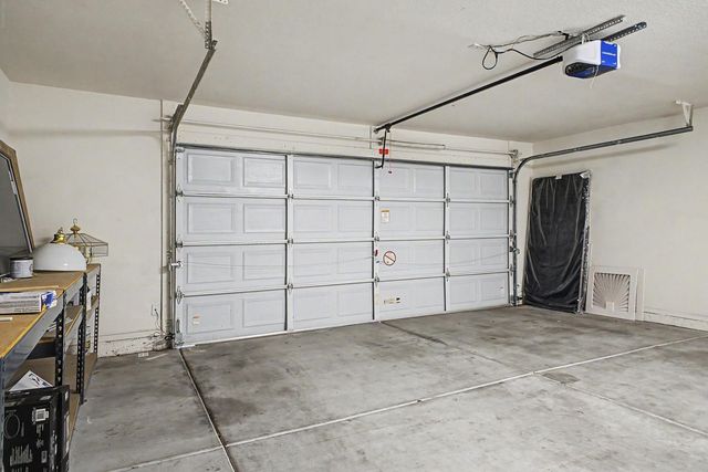 7464 W Potter Drive, Glendale, AZ 85308