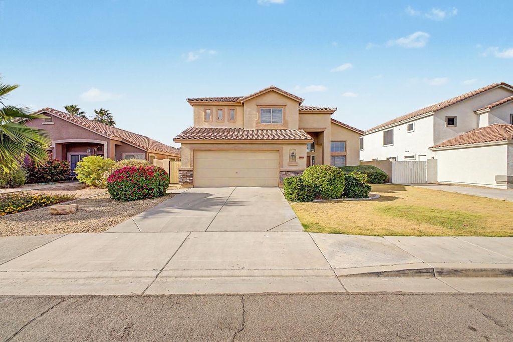 7464 W Potter Drive, Glendale, AZ 85308