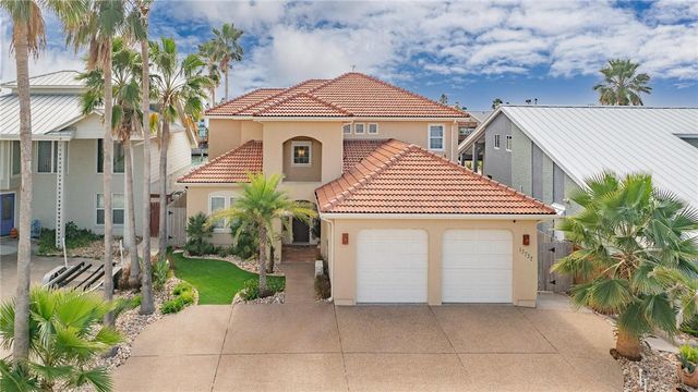 13737 Three Fathoms Bank Dr, Corpus Christi, TX 78418
