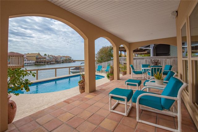 13737 Three Fathoms Bank Dr, Corpus Christi, TX 78418
