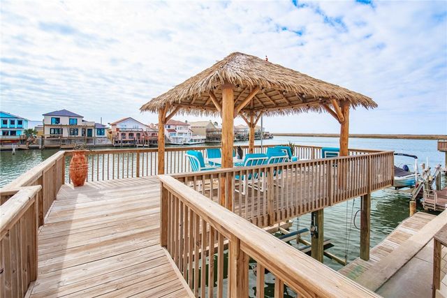 13737 Three Fathoms Bank Dr, Corpus Christi, TX 78418