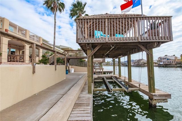 13737 Three Fathoms Bank Dr, Corpus Christi, TX 78418
