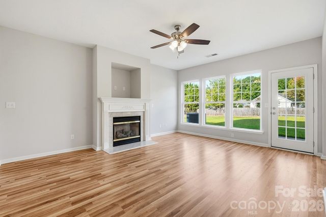 1813 Crabapple Tree Lane, Charlotte, NC 28214