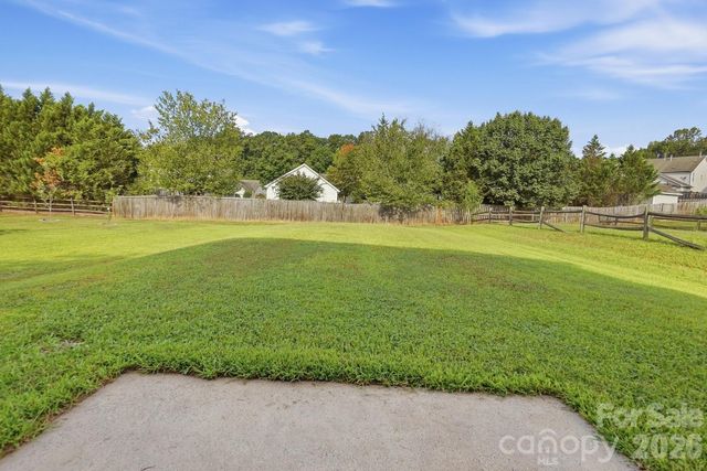 1813 Crabapple Tree Lane, Charlotte, NC 28214