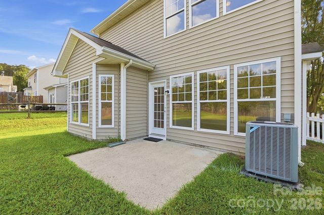 1813 Crabapple Tree Lane, Charlotte, NC 28214