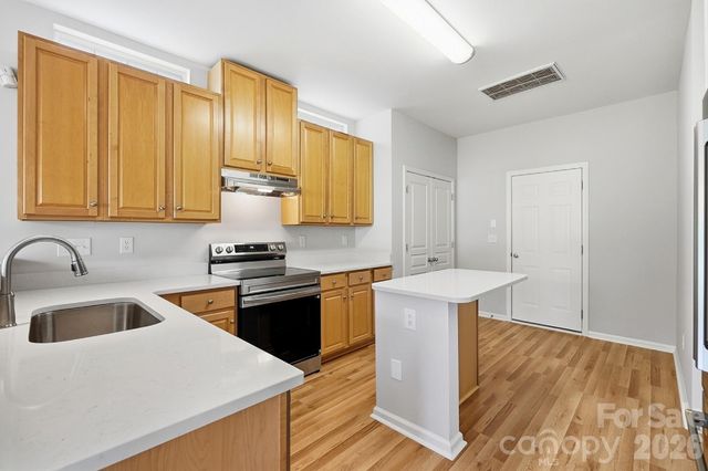 1813 Crabapple Tree Lane, Charlotte, NC 28214