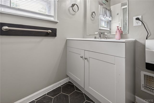 207 Parkway Drive, Syracuse, NY 13207