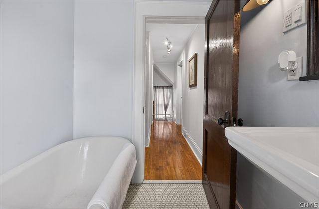207 Parkway Drive, Syracuse, NY 13207