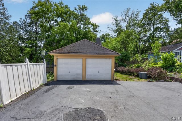 207 Parkway Drive, Syracuse, NY 13207
