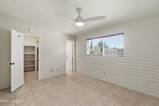 935 S LA HIGUERA, Green Valley, AZ 85614