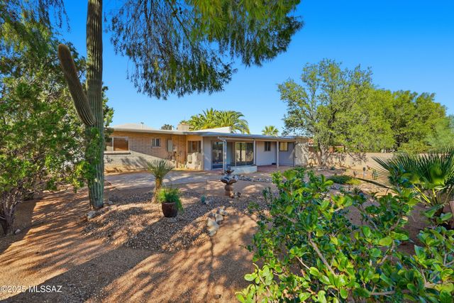 935 S LA HIGUERA, Green Valley, AZ 85614