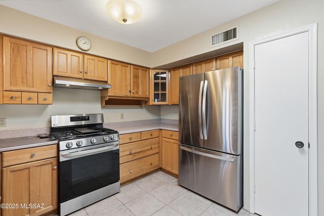 935 S LA HIGUERA, Green Valley, AZ 85614