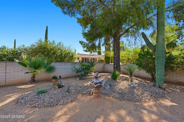 935 S LA HIGUERA, Green Valley, AZ 85614