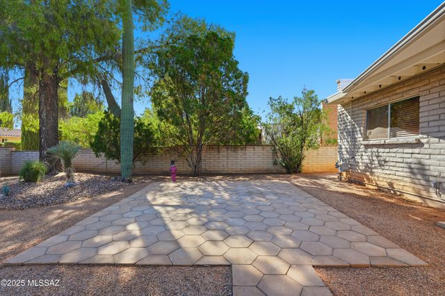 935 S LA HIGUERA, Green Valley, AZ 85614