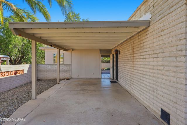 935 S LA HIGUERA, Green Valley, AZ 85614