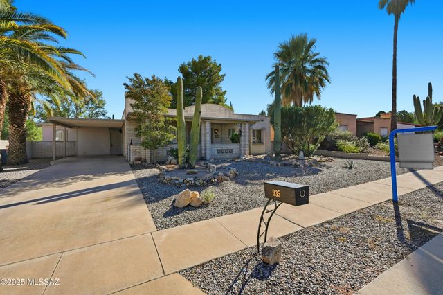 935 S LA HIGUERA, Green Valley, AZ 85614