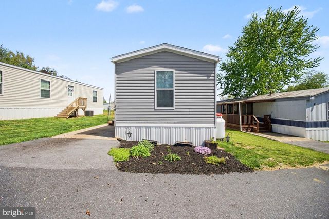 66 OAK KNOLL EST, Elizabethtown, PA 17022